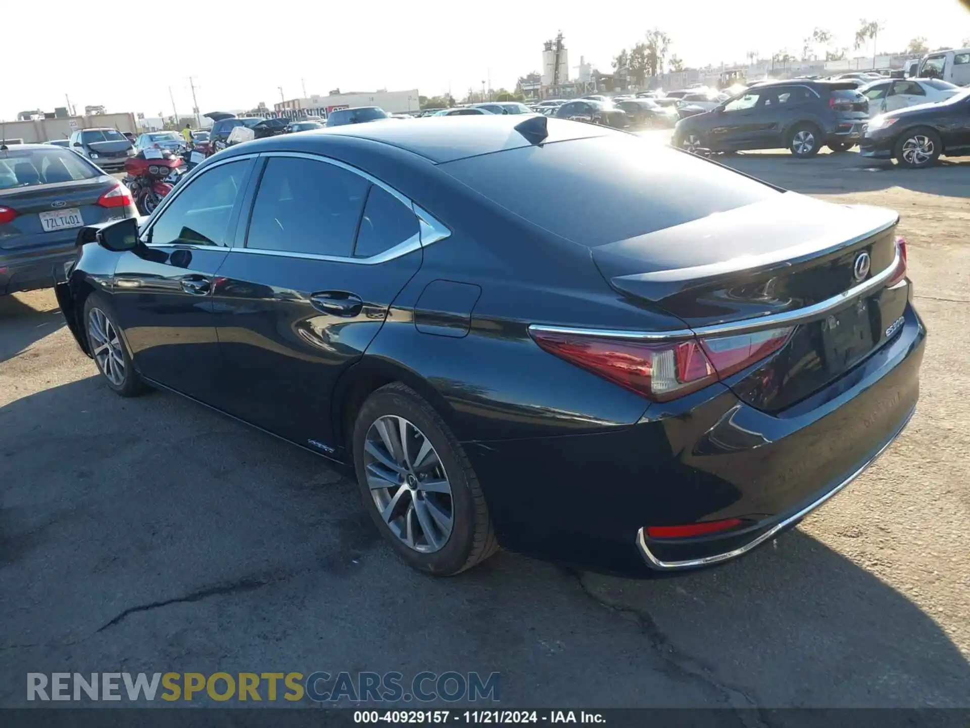 3 Фотография поврежденного автомобиля 58ACA1C16MU012712 LEXUS ES 300H 2021