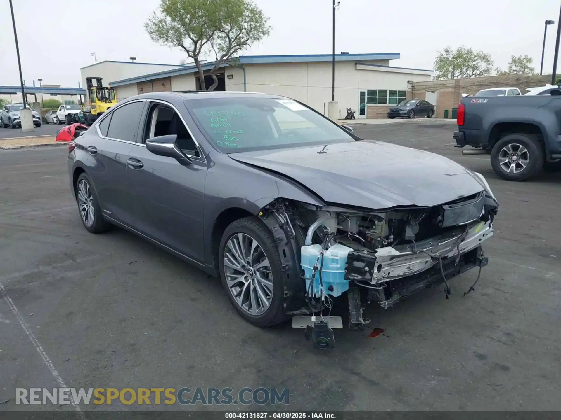 1 Photograph of a damaged car 58ADA1C12MU004997 LEXUS ES 300H 2021
