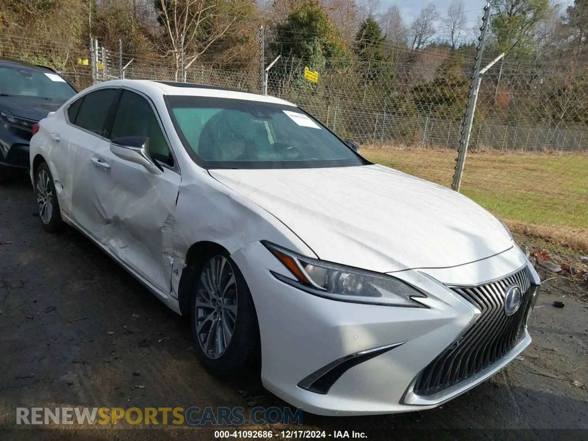 1 Photograph of a damaged car 58ADA1C12MU005163 LEXUS ES 300H 2021