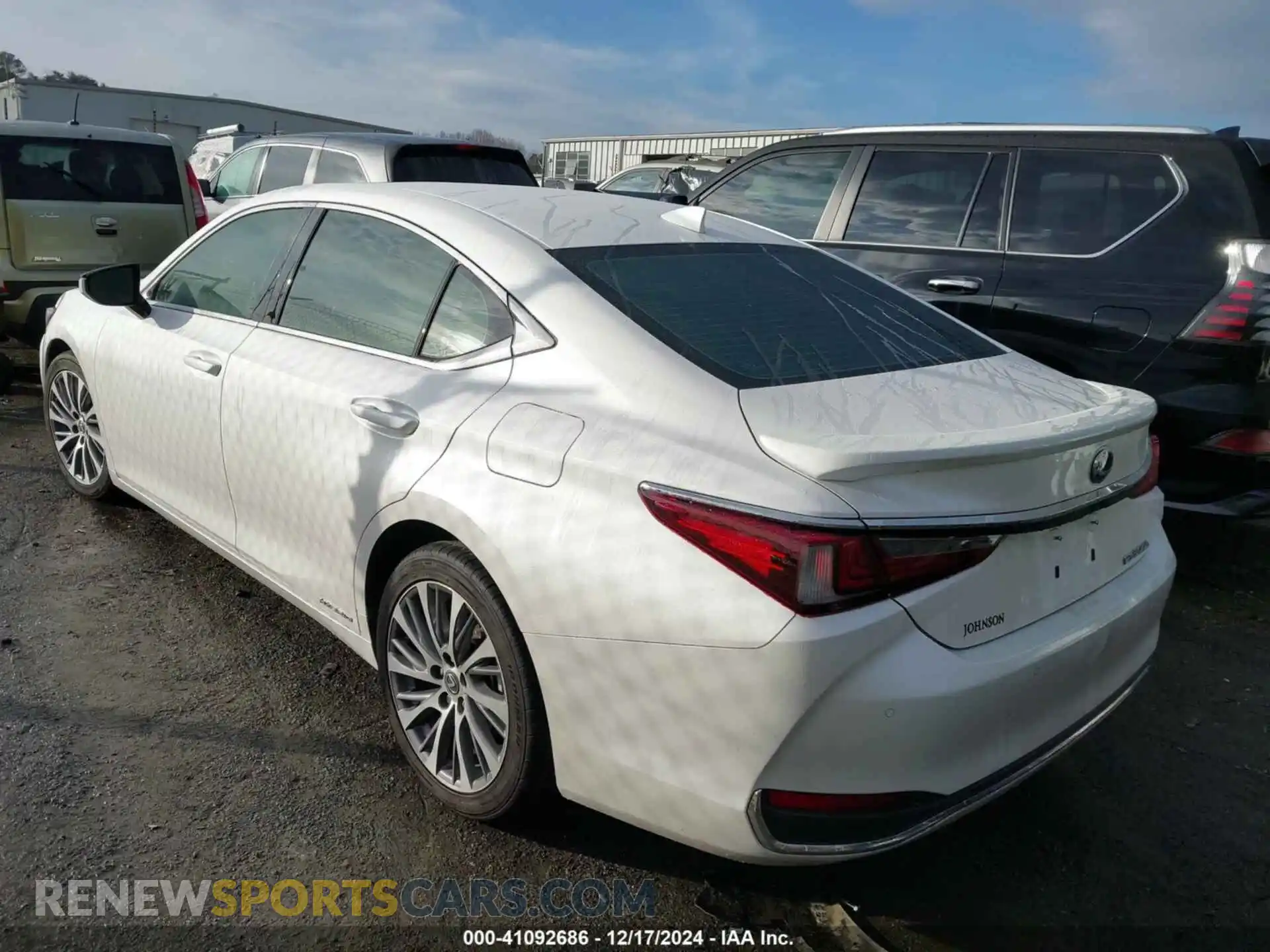 3 Photograph of a damaged car 58ADA1C12MU005163 LEXUS ES 300H 2021