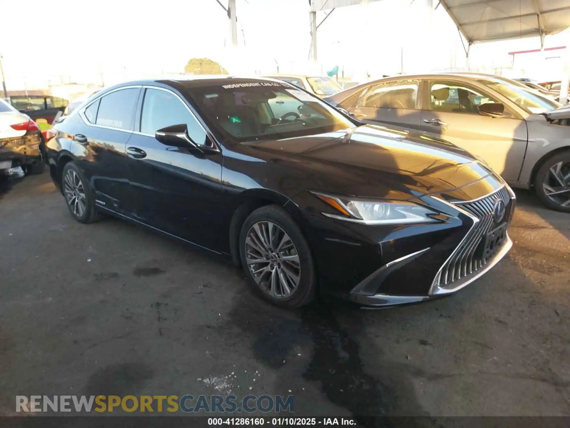 1 Photograph of a damaged car 58ADA1C13MU005334 LEXUS ES 300H 2021