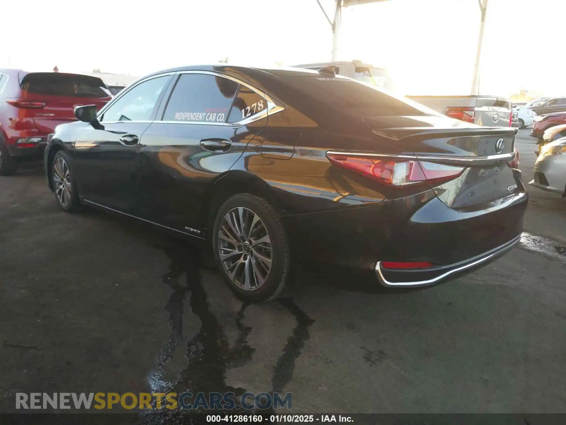 3 Photograph of a damaged car 58ADA1C13MU005334 LEXUS ES 300H 2021