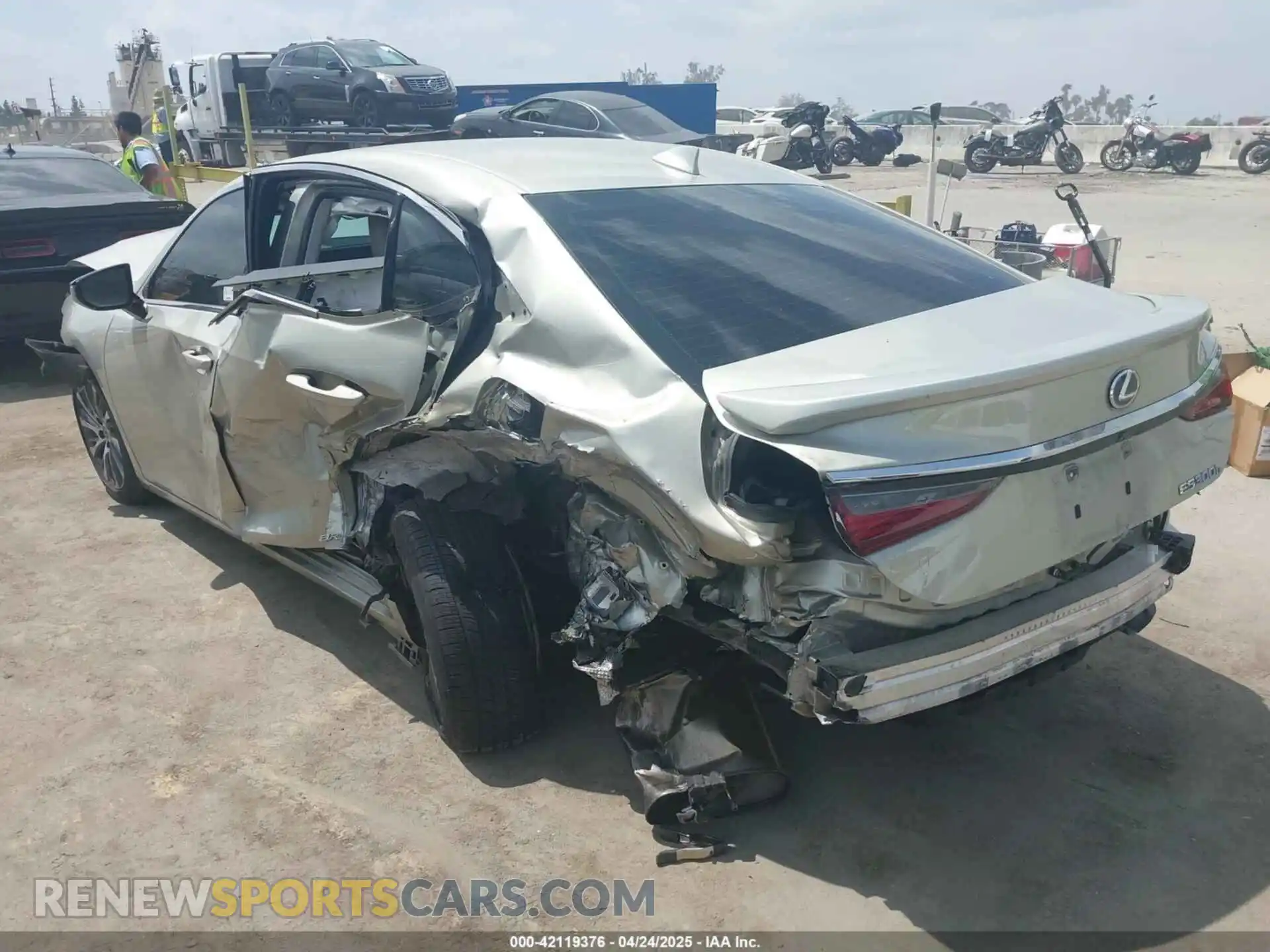 3 Photograph of a damaged car 58ADA1C13MU006581 LEXUS ES 300H 2021