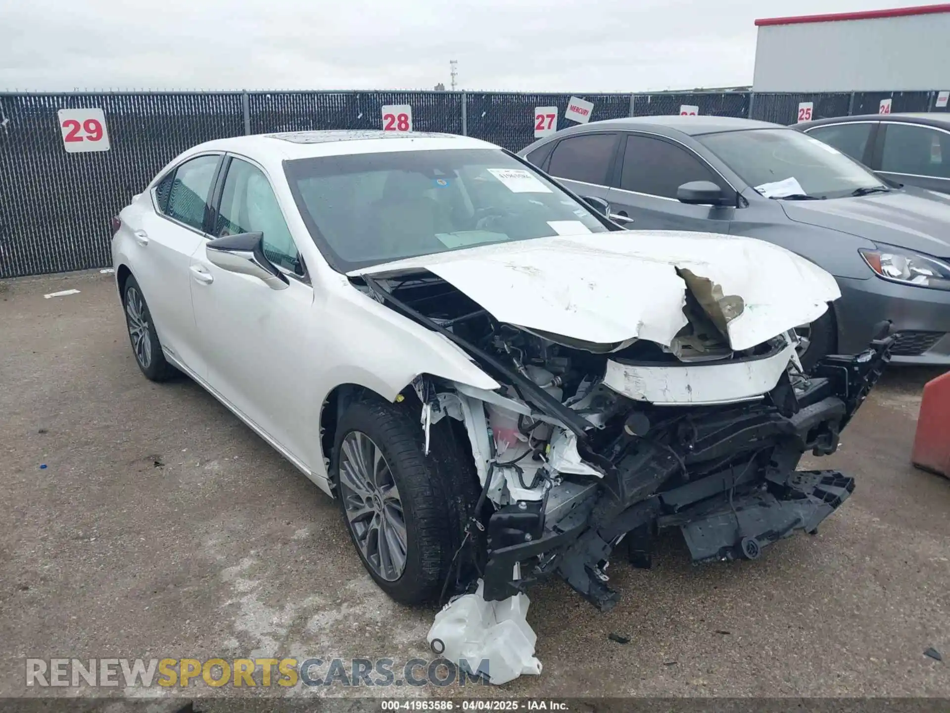1 Photograph of a damaged car 58ADA1C19MU008643 LEXUS ES 300H 2021