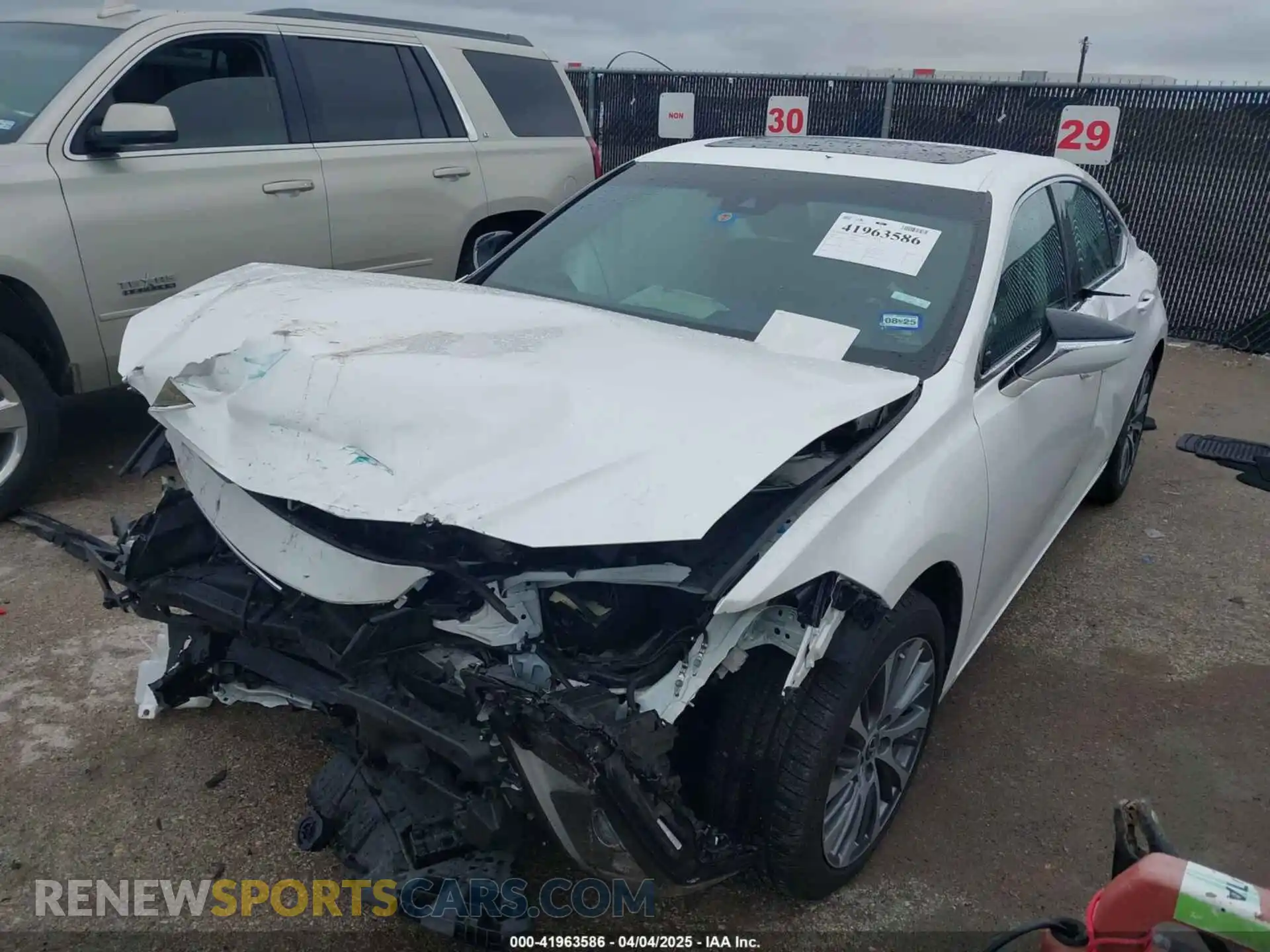 2 Photograph of a damaged car 58ADA1C19MU008643 LEXUS ES 300H 2021