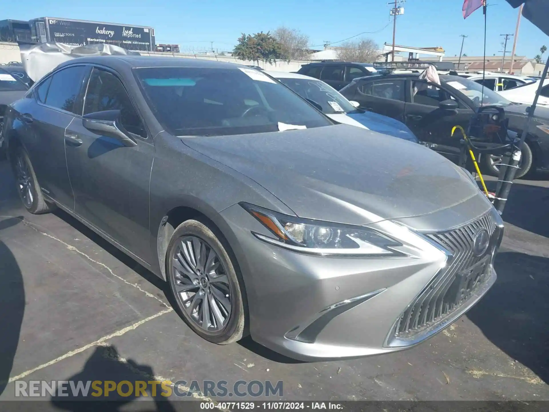 1 Photograph of a damaged car 58ADA1C1XMU005735 LEXUS ES 300H 2021