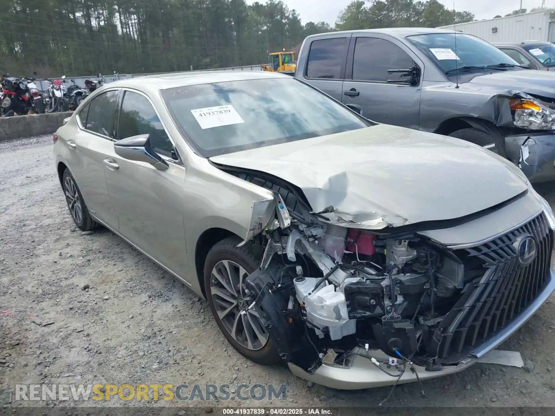1 Photograph of a damaged car 58ADA1C13NU013371 LEXUS ES 300H 2022