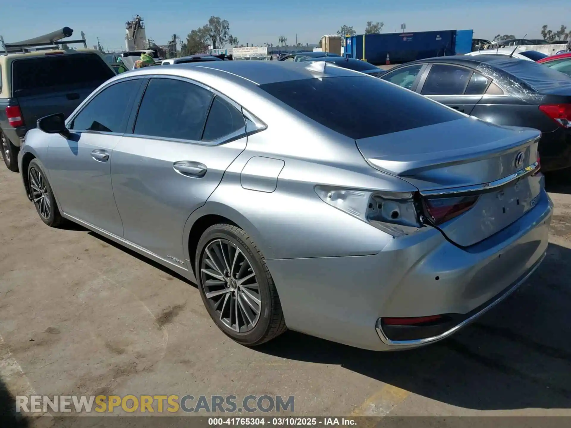 3 Photograph of a damaged car 58ADA1C15NU026087 LEXUS ES 300H 2022