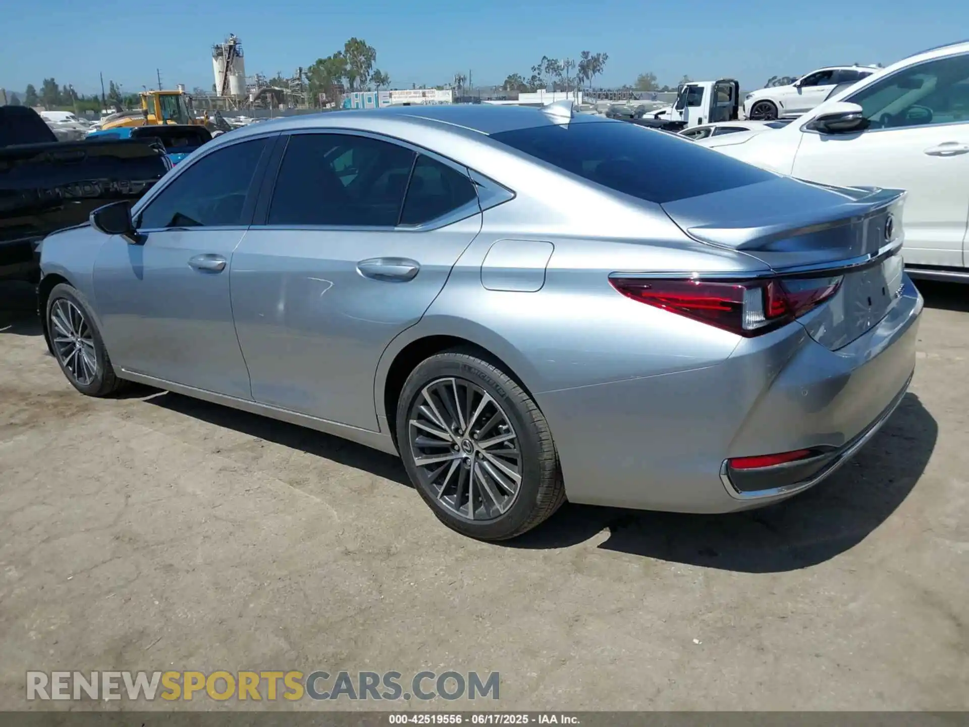 3 Photograph of a damaged car 58ADA1C12PU035669 LEXUS ES 300H 2023