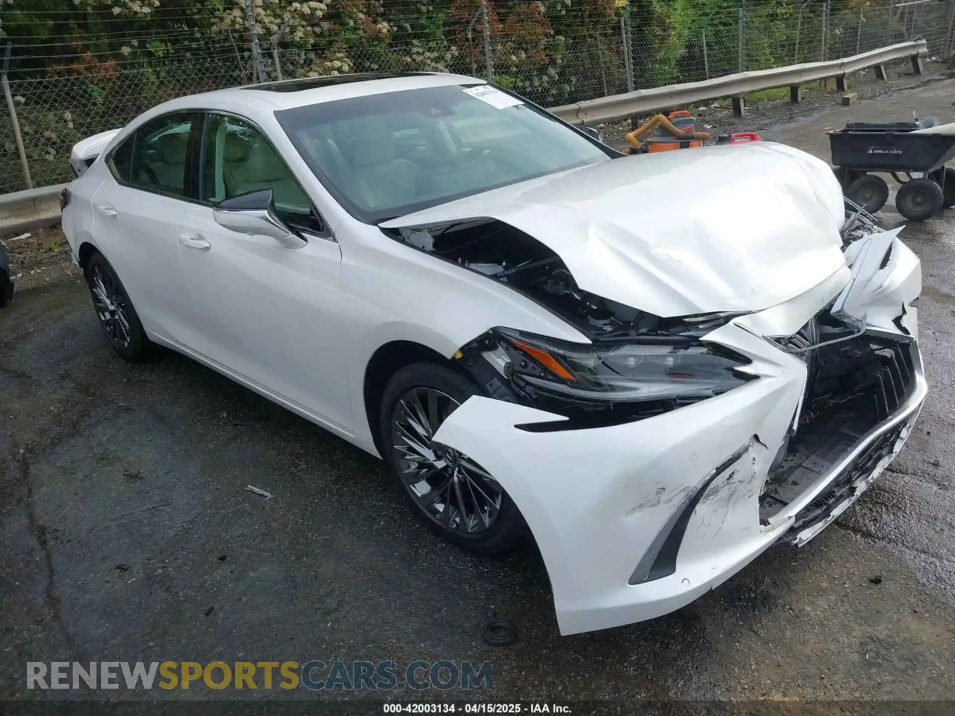 1 Photograph of a damaged car 58AFA1C11RU045086 LEXUS ES 300H 2024