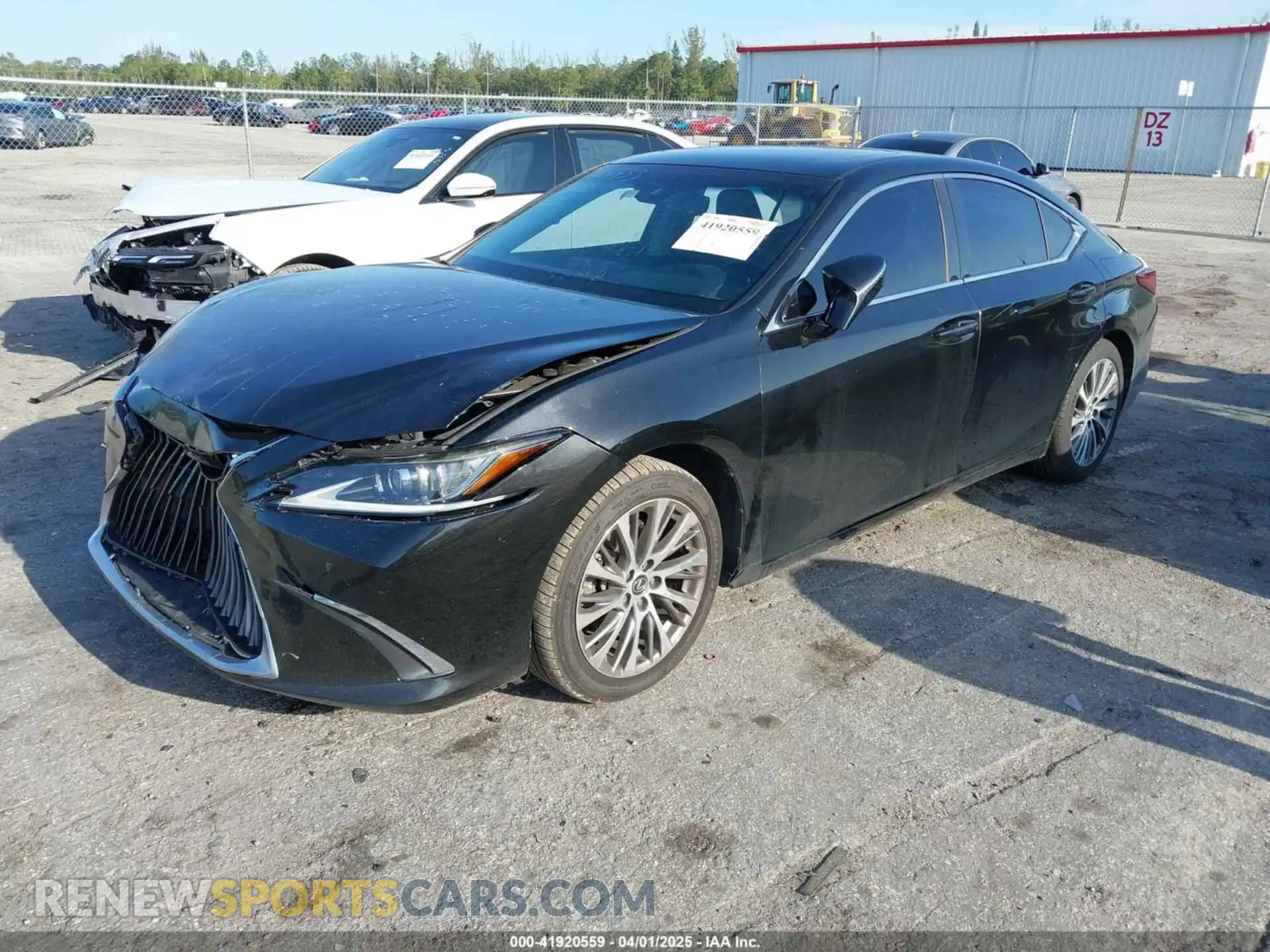 2 Фотография поврежденного автомобиля 58ABZ1B11KU024933 LEXUS ES 350 2019