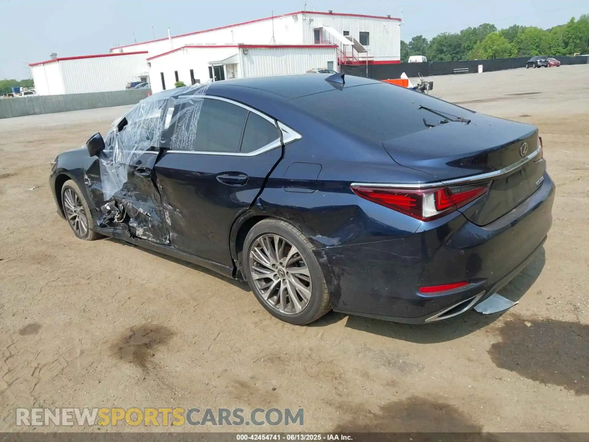 3 fotografías del automóvil dañado 58ABZ1B15KU015331 LEXUS ES 350 2019