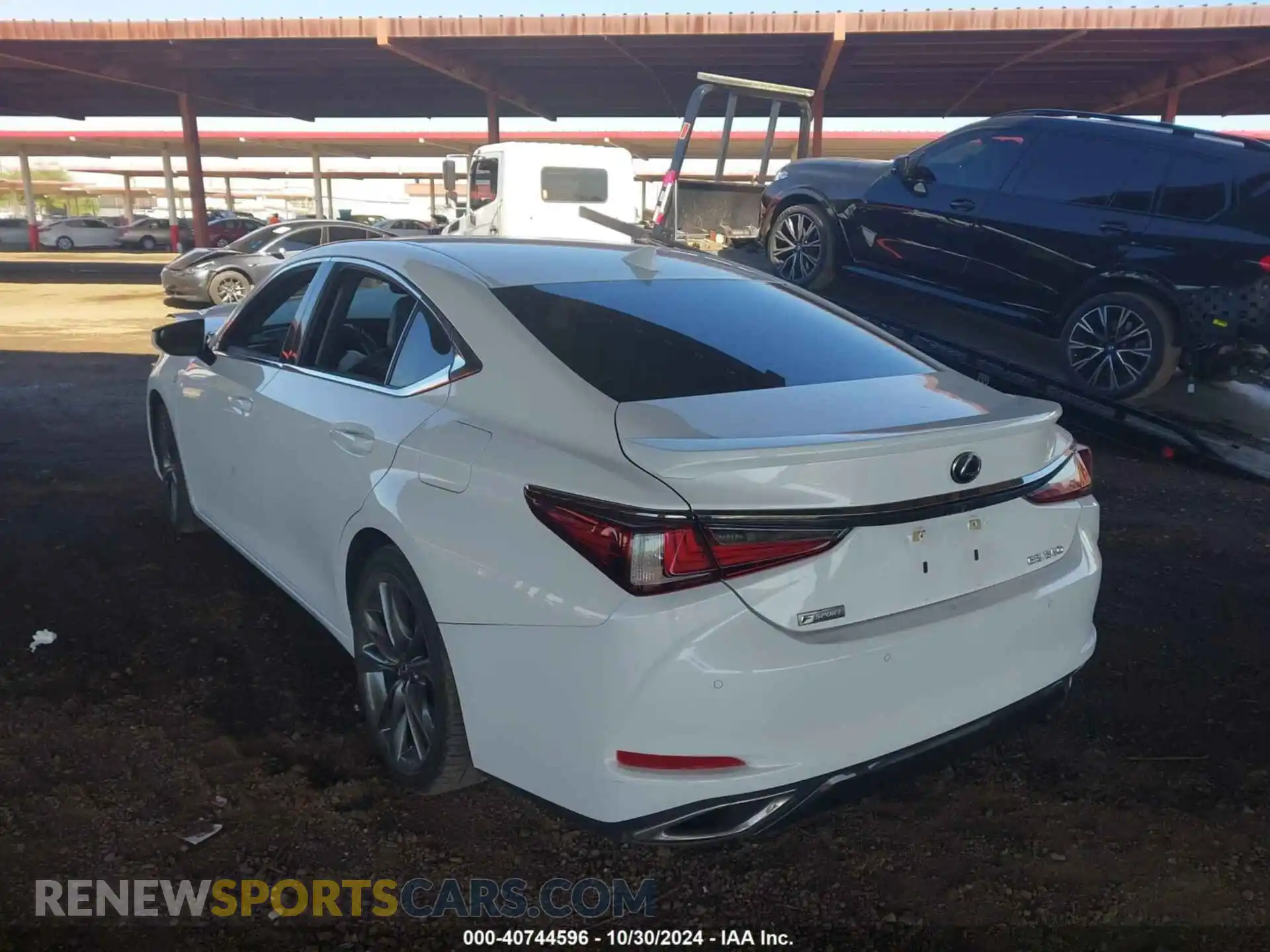 3 Photograph of a damaged car 58ABZ1B18KU048985 LEXUS ES 350 2019