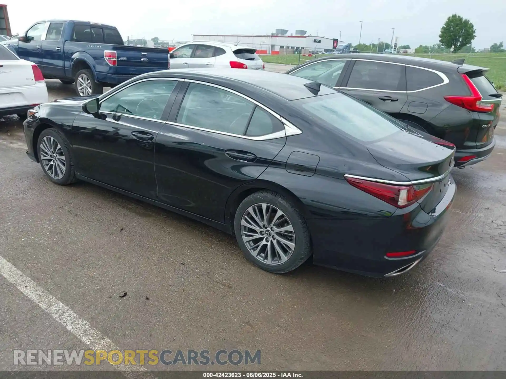 3 Photograph of a damaged car 58ADZ1B10LU055942 LEXUS ES 350 2020