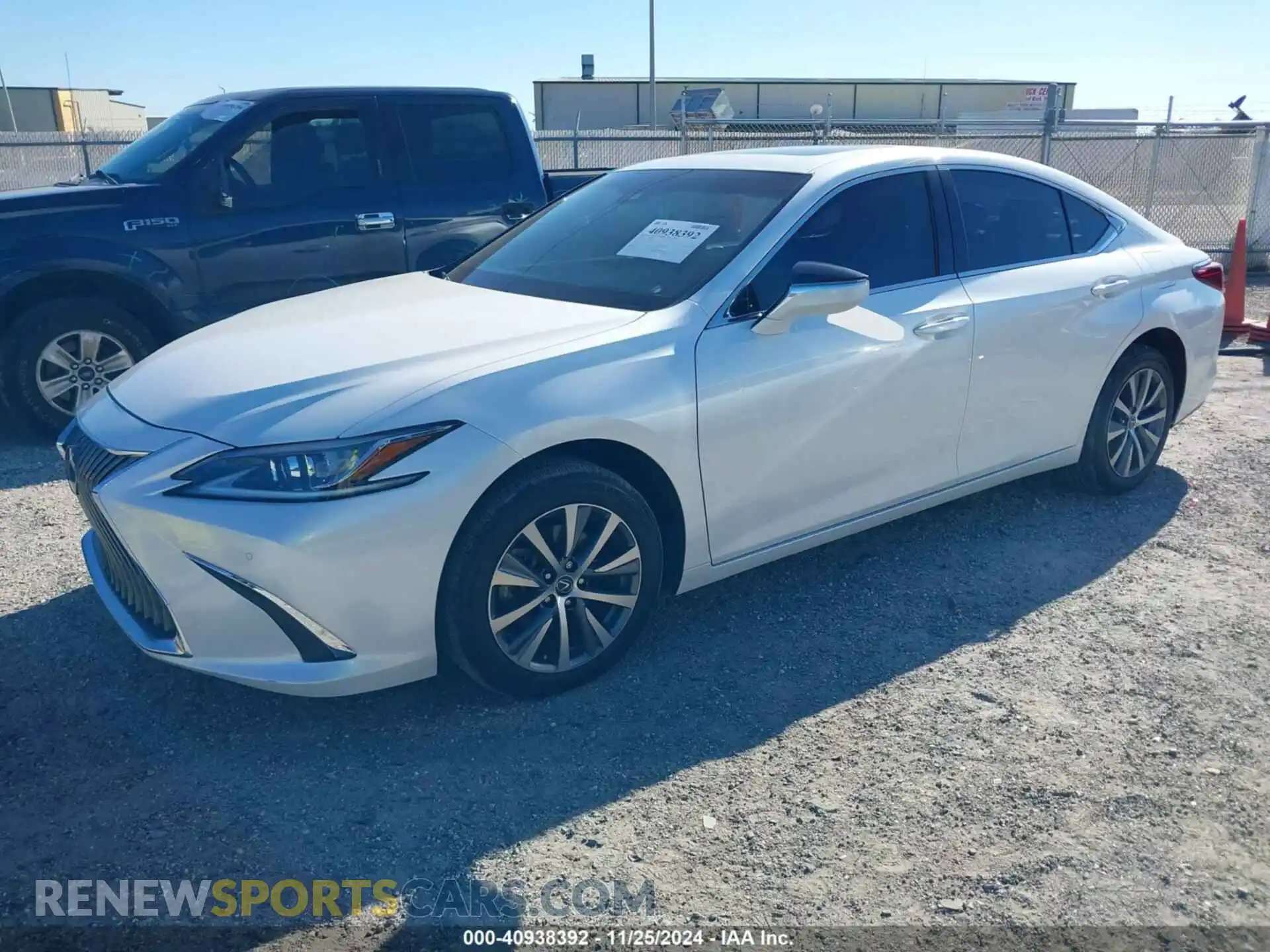 2 fotografías del automóvil dañado 58ADZ1B10LU071297 LEXUS ES 350 2020