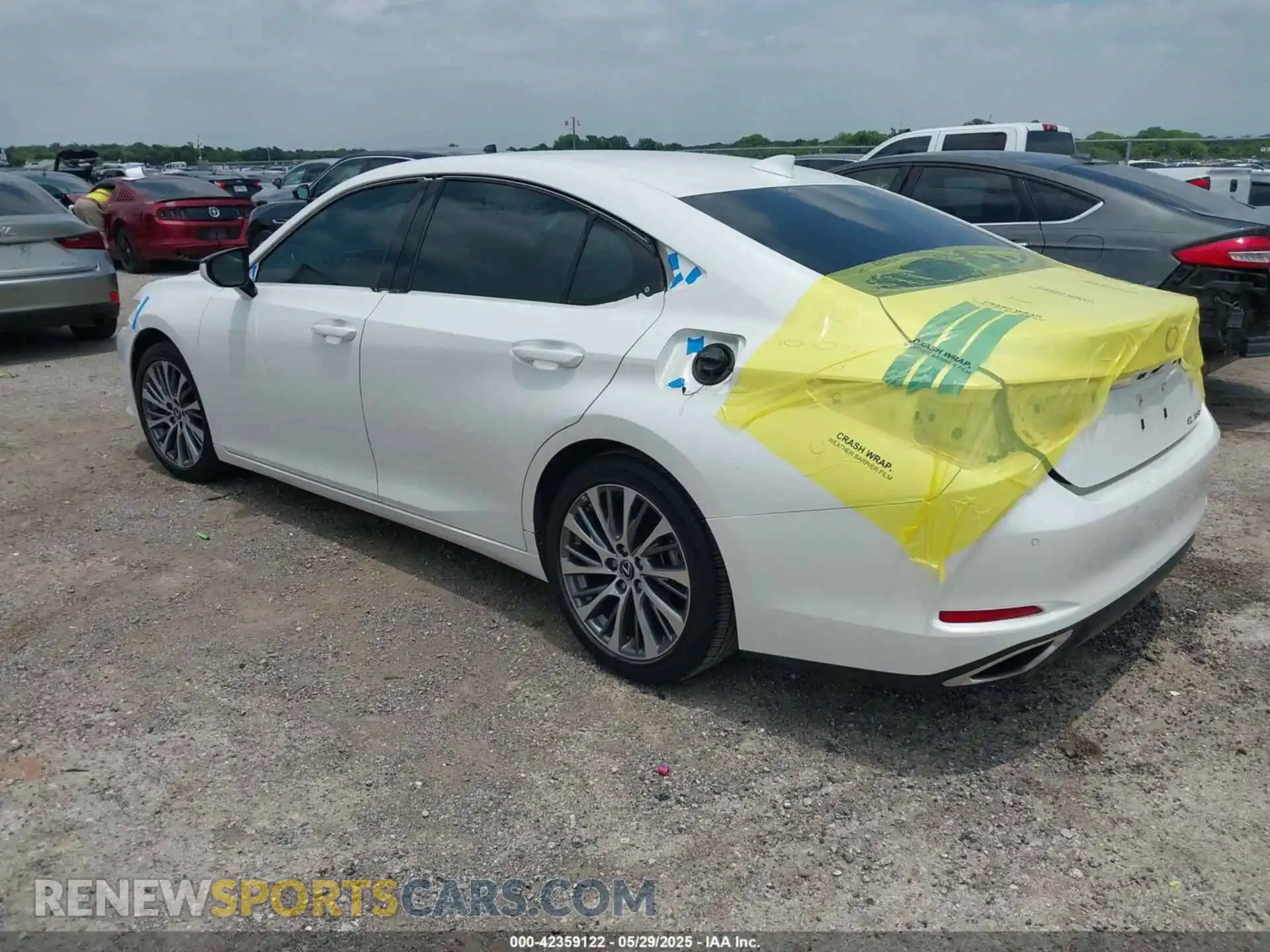 3 Photograph of a damaged car 58ADZ1B11LU063578 LEXUS ES 350 2020