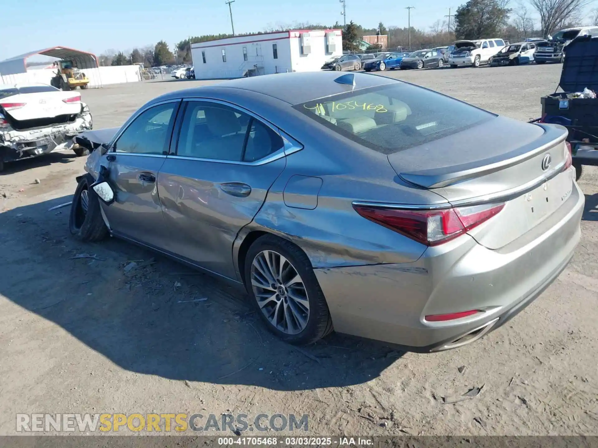 3 Photograph of a damaged car 58ADZ1B11LU069221 LEXUS ES 350 2020