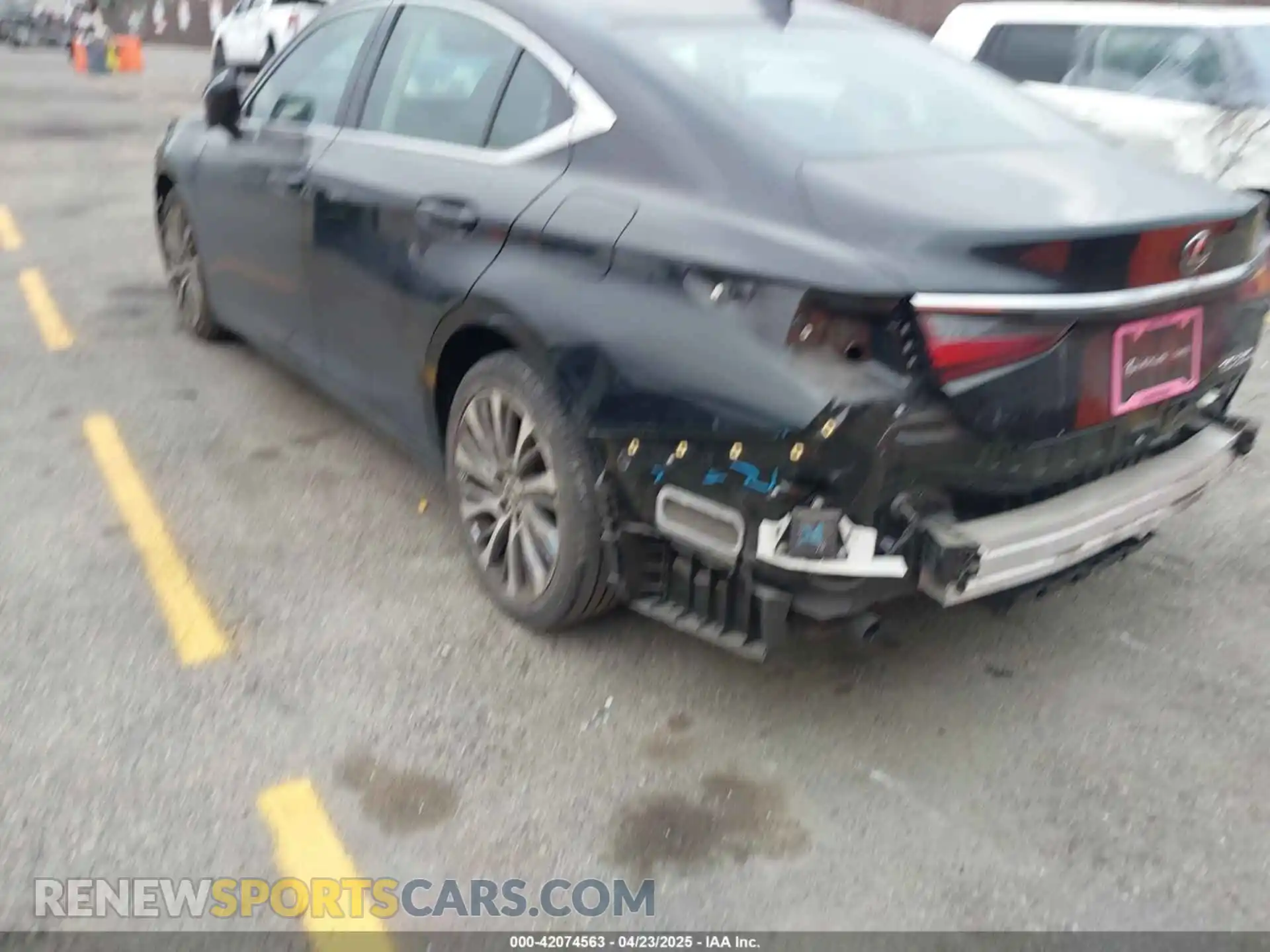 3 Photograph of a damaged car 58ADZ1B18LU070415 LEXUS ES 350 2020