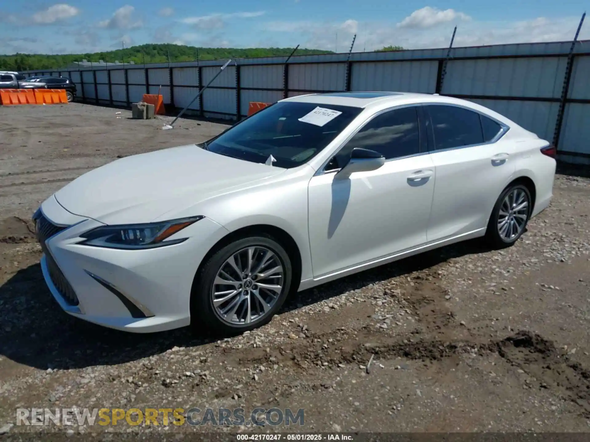 2 Фотография поврежденного автомобиля 58ADZ1B18LU075310 LEXUS ES 350 2020