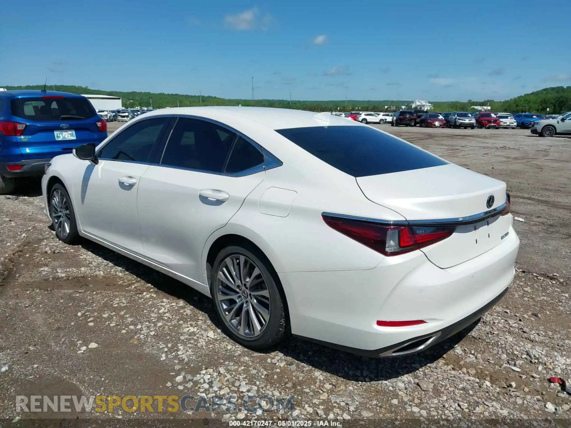 3 Фотография поврежденного автомобиля 58ADZ1B18LU075310 LEXUS ES 350 2020