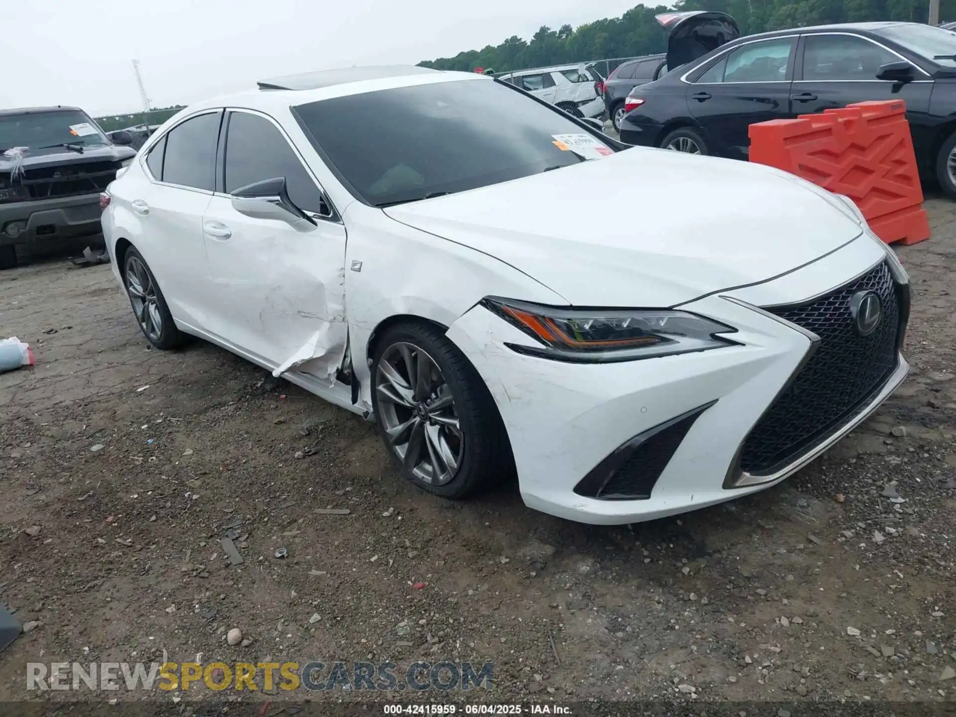 1 Photograph of a damaged car 58AGZ1B13LU081254 LEXUS ES 350 2020