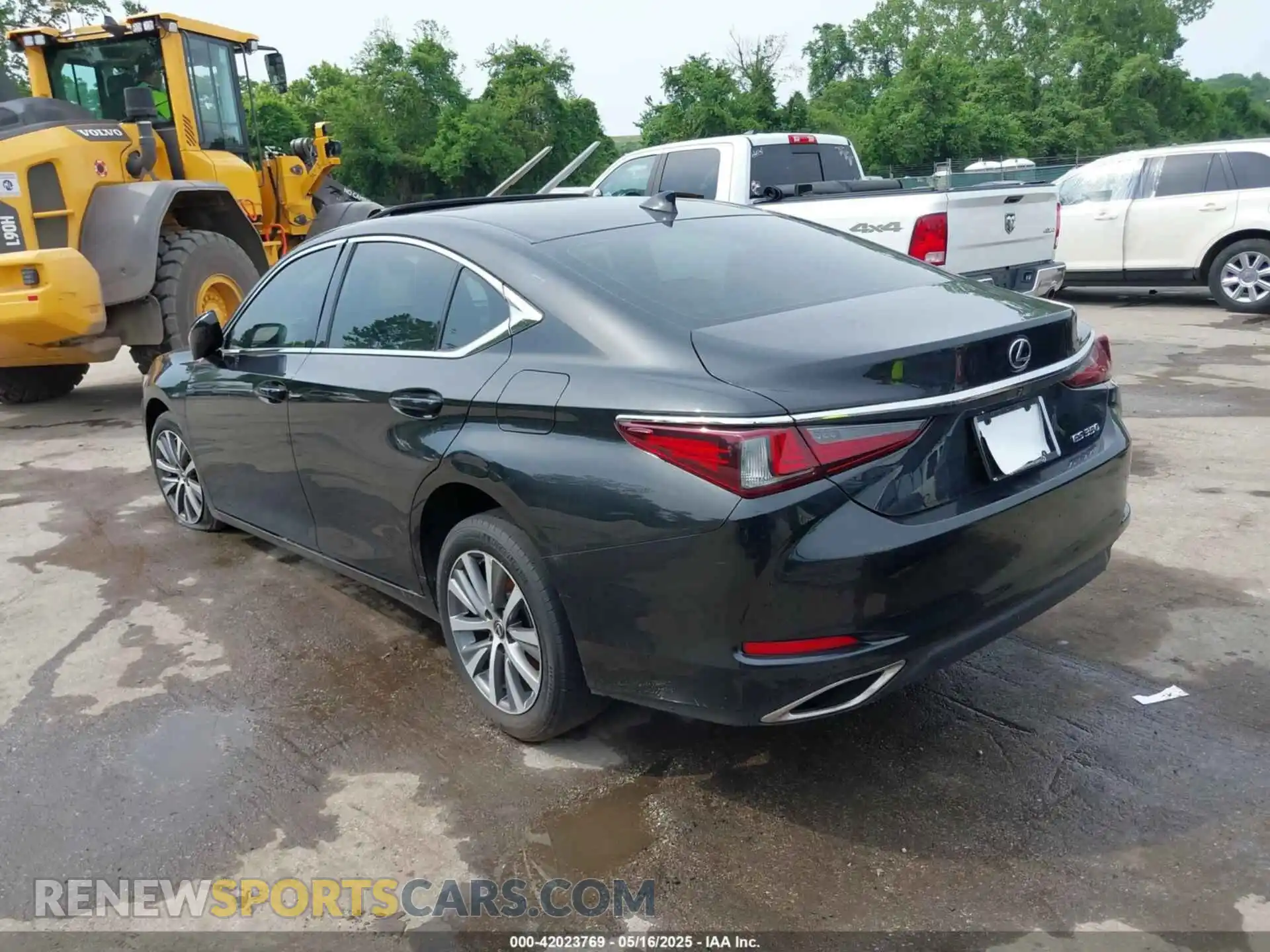 3 Photograph of a damaged car 58ACZ1B10MU090705 LEXUS ES 350 2021