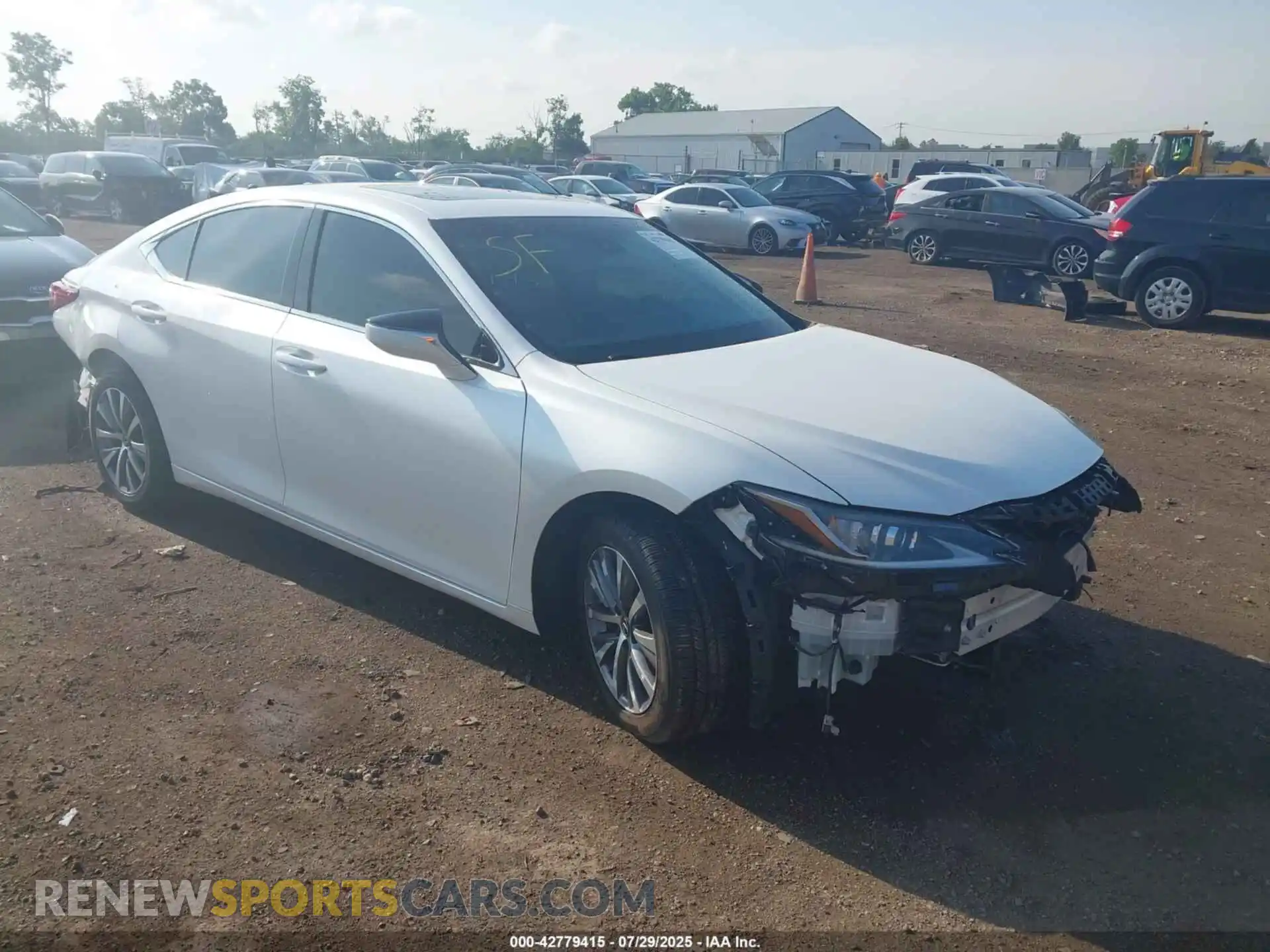 1 Фотография поврежденного автомобиля 58ACZ1B16MU100914 LEXUS ES 350 2021