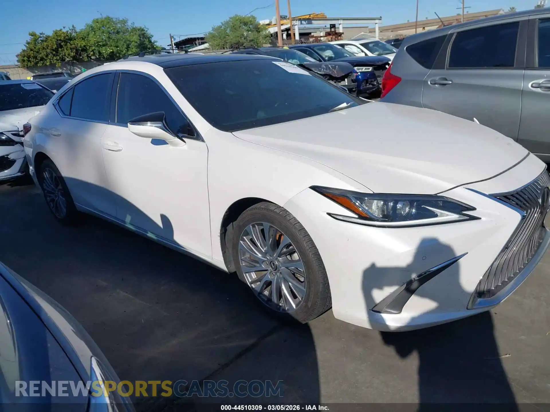 1 Photograph of a damaged car 58ADZ1B11MU097618 LEXUS ES 350 2021