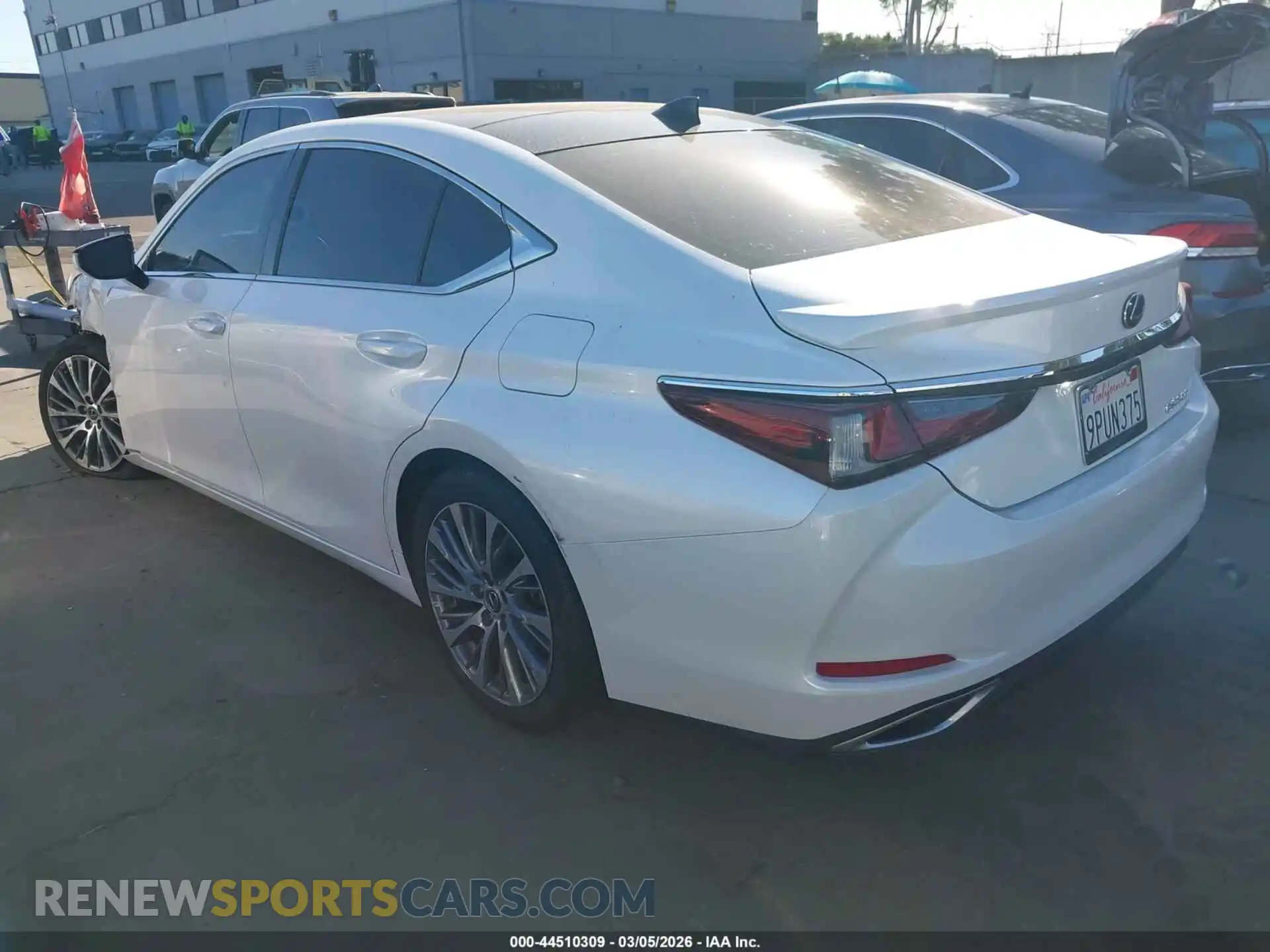 3 Photograph of a damaged car 58ADZ1B11MU097618 LEXUS ES 350 2021