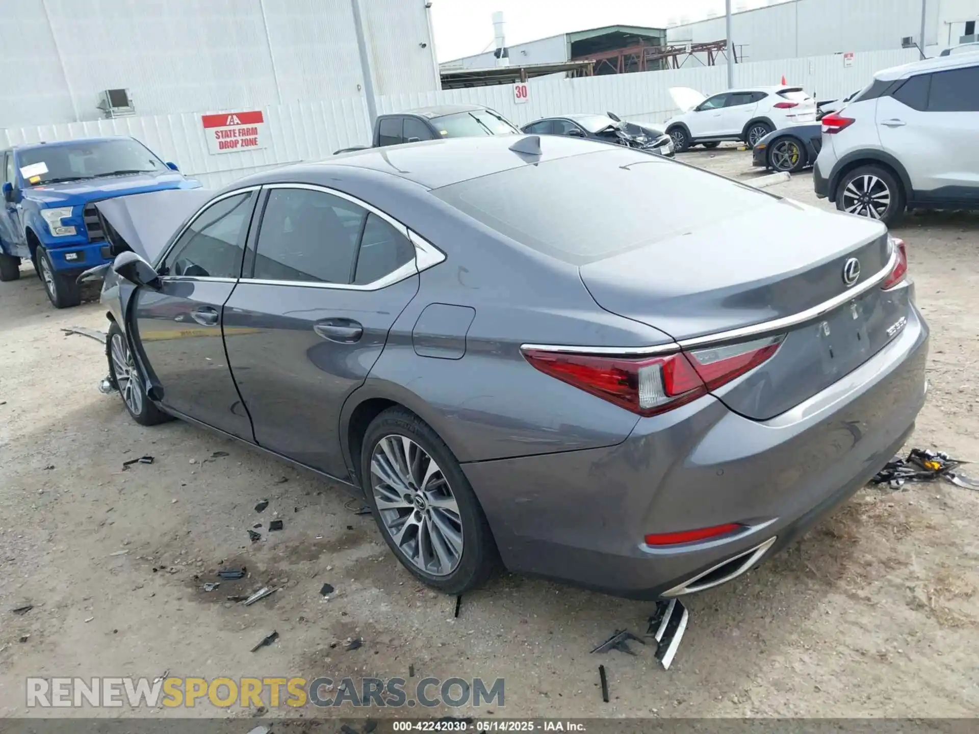 3 Photograph of a damaged car 58ADZ1B12MU089978 LEXUS ES 350 2021