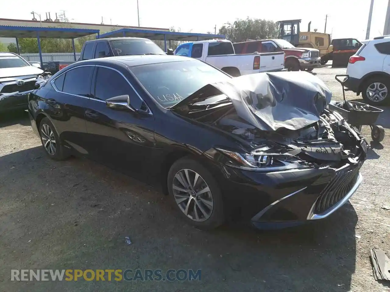 1 Photograph of a damaged car 58AB21B16KU002432 LEXUS ES300 2019