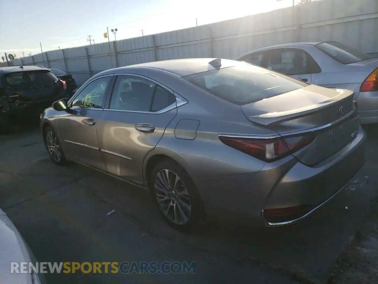 2 Photograph of a damaged car 58AD21B14LU006960 LEXUS ES300 2020