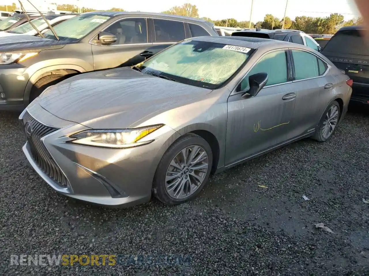 1 Photograph of a damaged car 58AD21B15LU010919 LEXUS ES300 2020