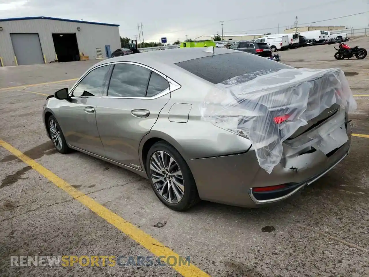 3 Фотография поврежденного автомобиля 58AD21B16LU005454 LEXUS ES300 2020