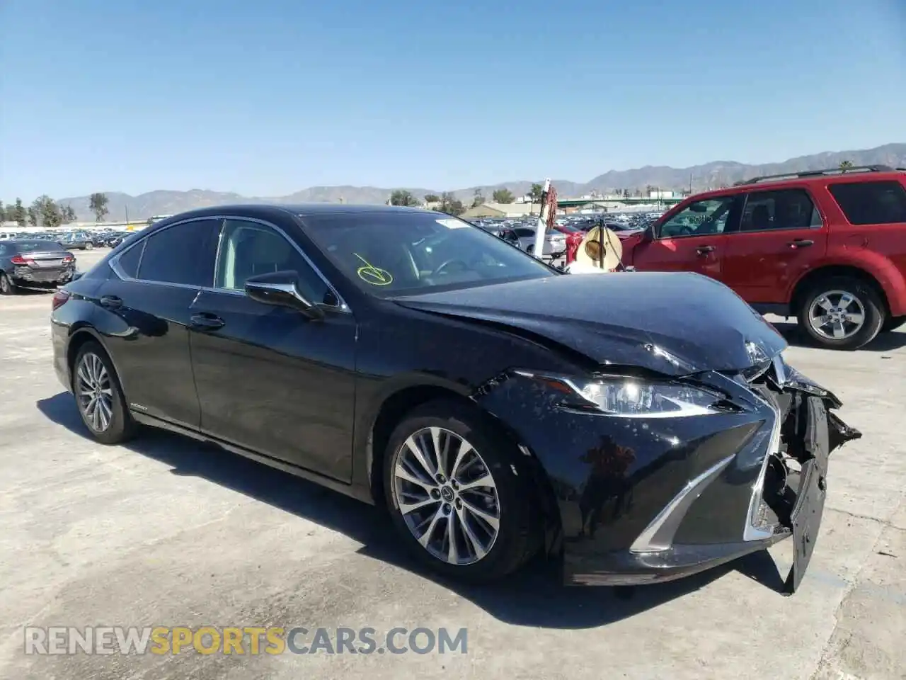 1 Photograph of a damaged car 58AD21B16LU008824 LEXUS ES300 2020