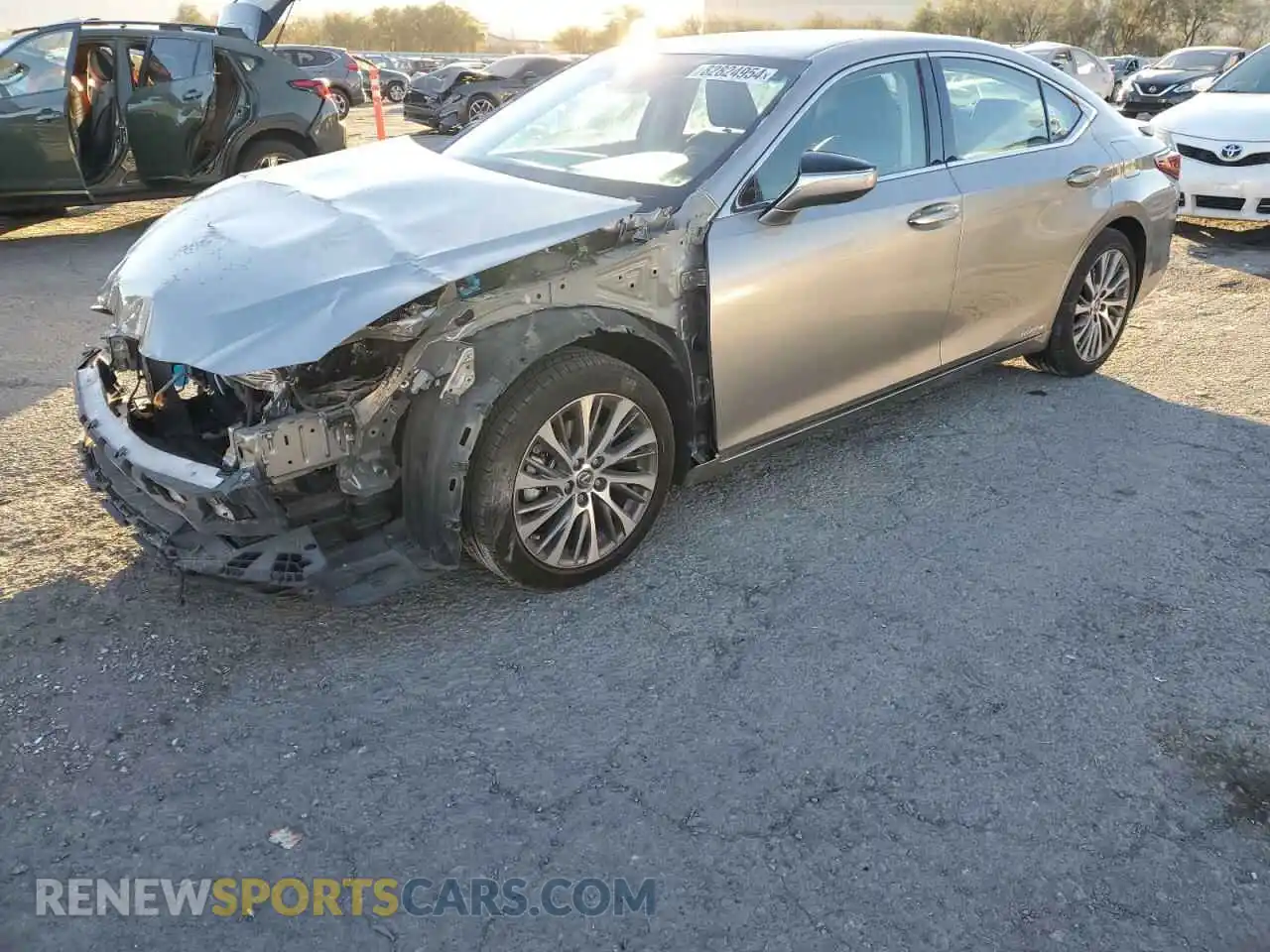 1 Photograph of a damaged car 58AD21B18LU006329 LEXUS ES300 2020