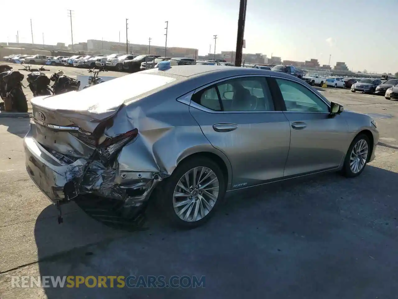3 fotografías del automóvil dañado 58AE21B13LU012561 LEXUS ES300 2020