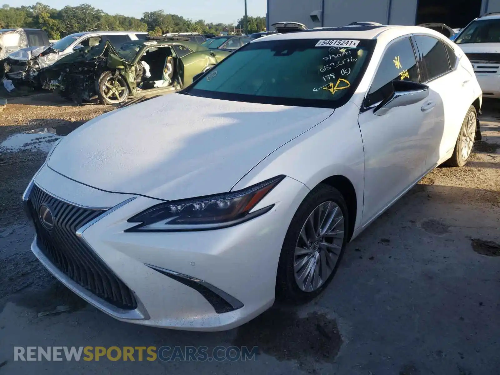 2 Photograph of a damaged car 58AF21B13LU005114 LEXUS ES300 2020