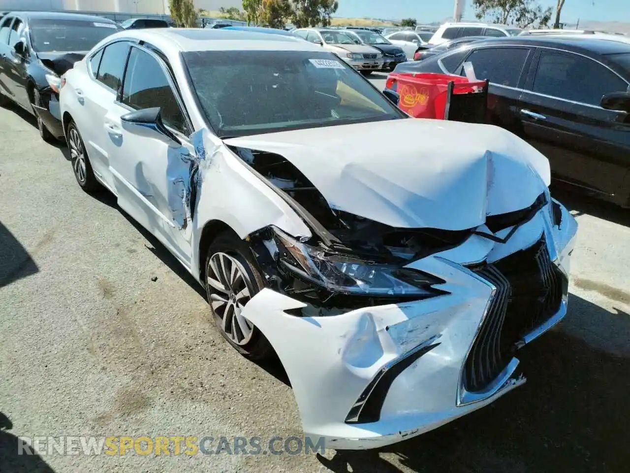 1 Photograph of a damaged car 58ACA1C11MU011533 LEXUS ES300 2021