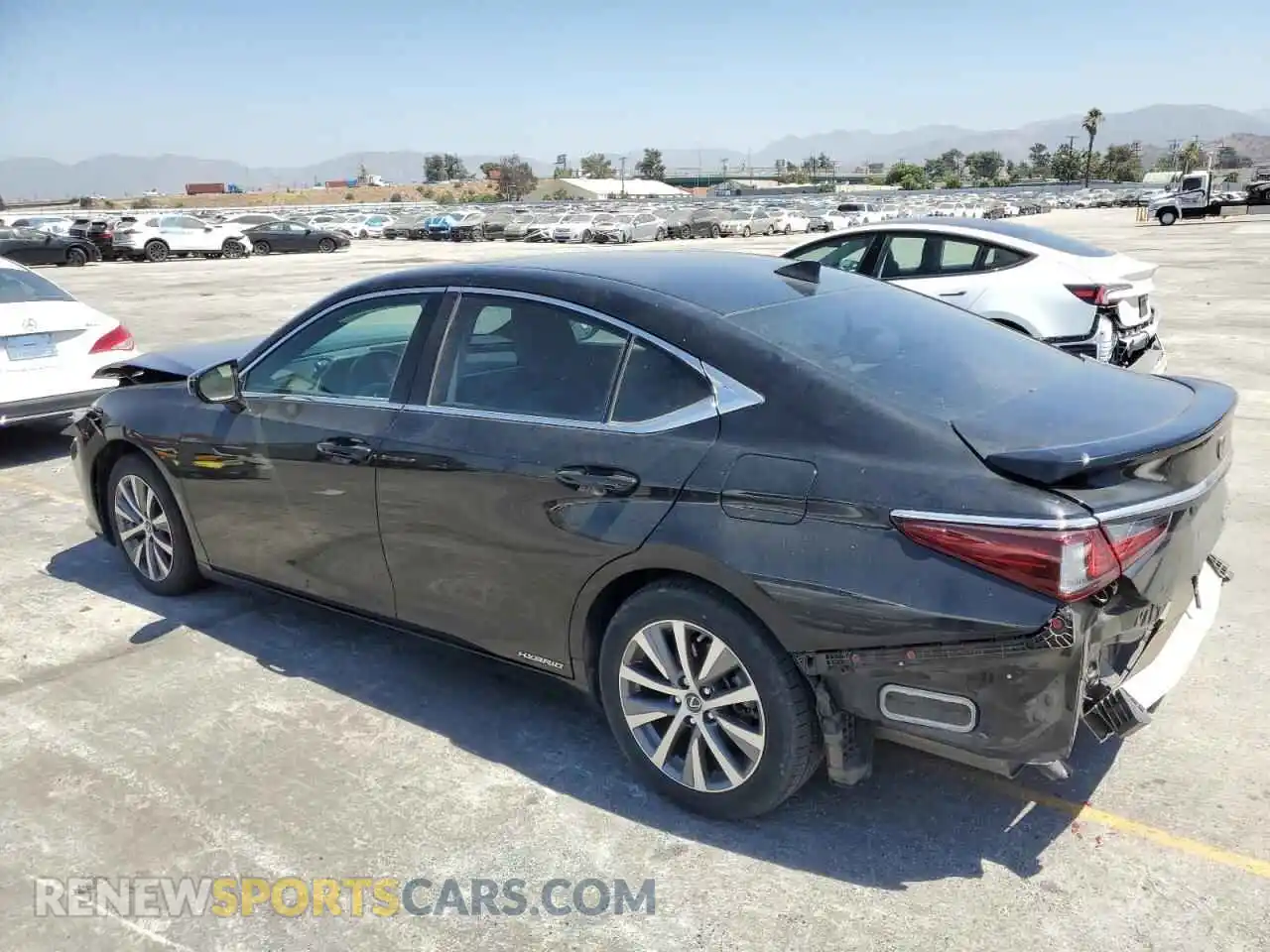 2 Photograph of a damaged car 58ACA1C1XMU001101 LEXUS ES300 2021