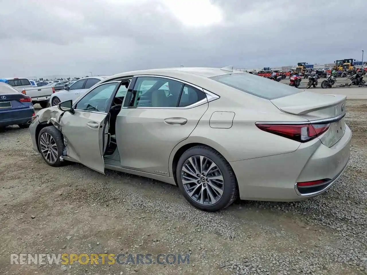2 Photograph of a damaged car 58ADA1C10MU011611 LEXUS ES300 2021