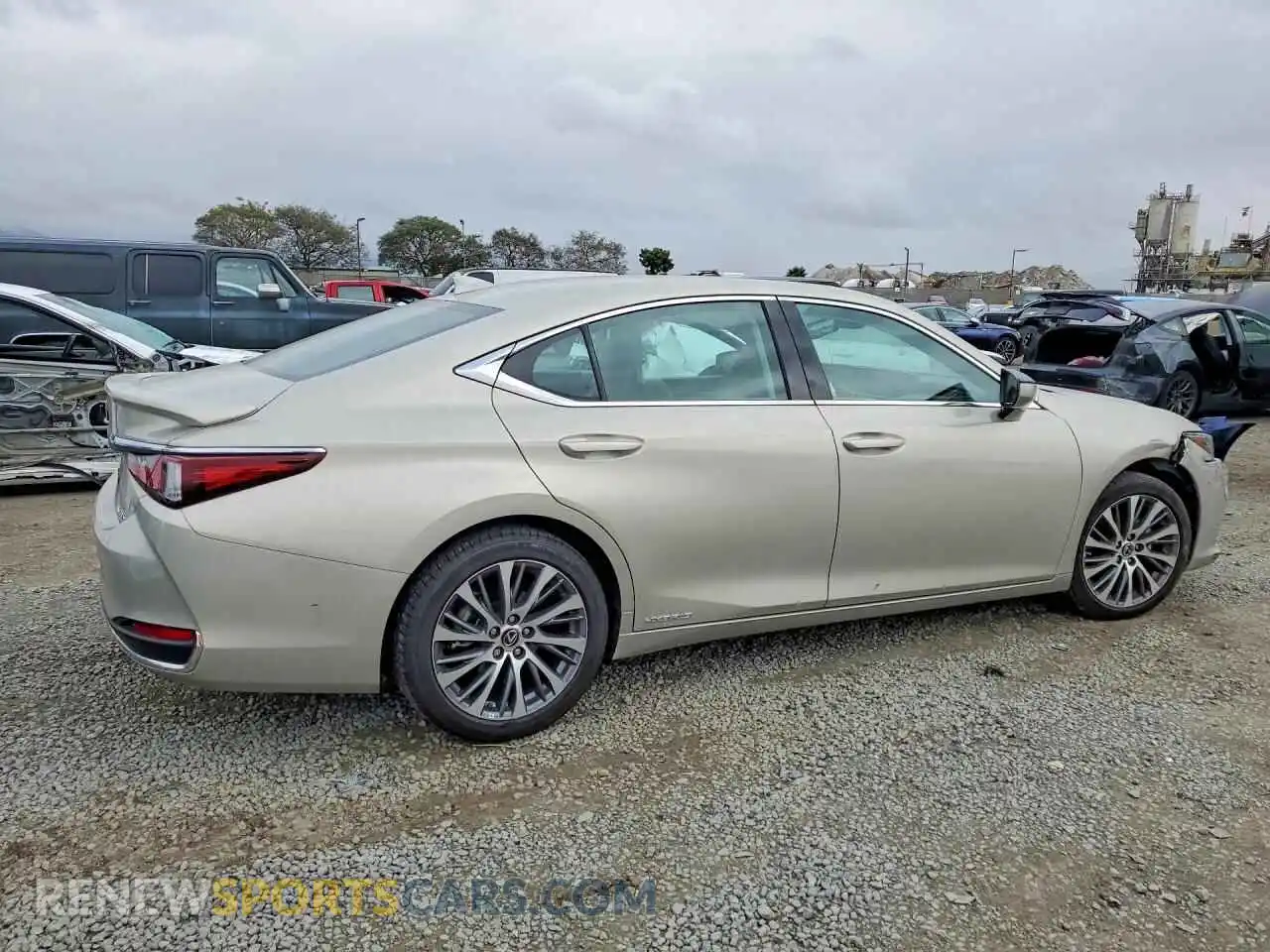 3 Photograph of a damaged car 58ADA1C10MU011611 LEXUS ES300 2021
