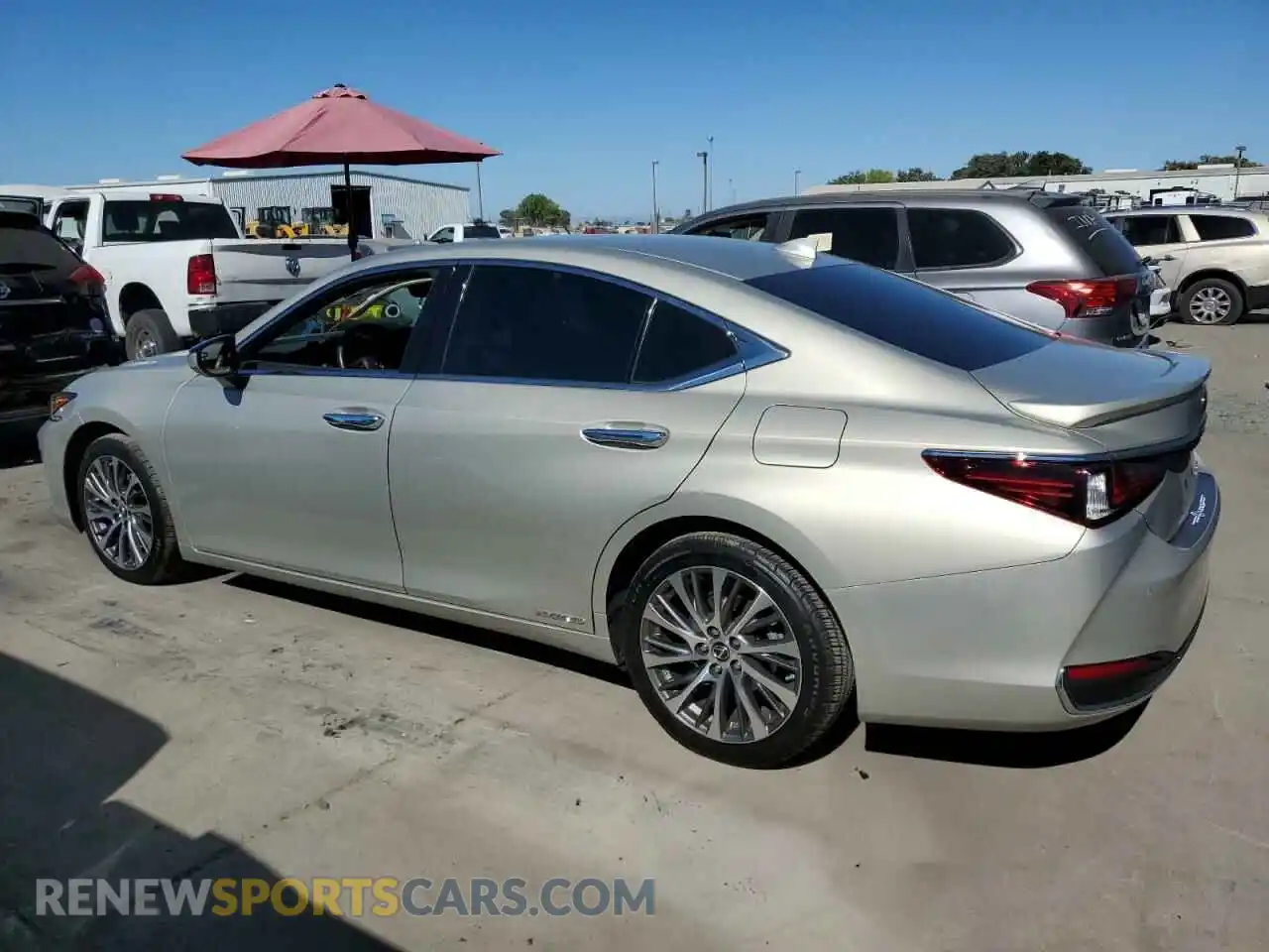 2 Photograph of a damaged car 58ADA1C10MU013066 LEXUS ES300 2021