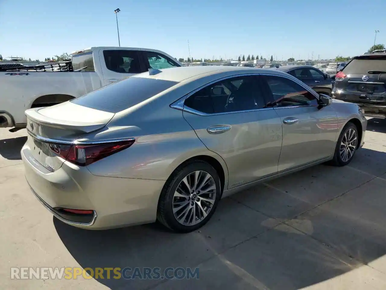 3 Photograph of a damaged car 58ADA1C10MU013066 LEXUS ES300 2021