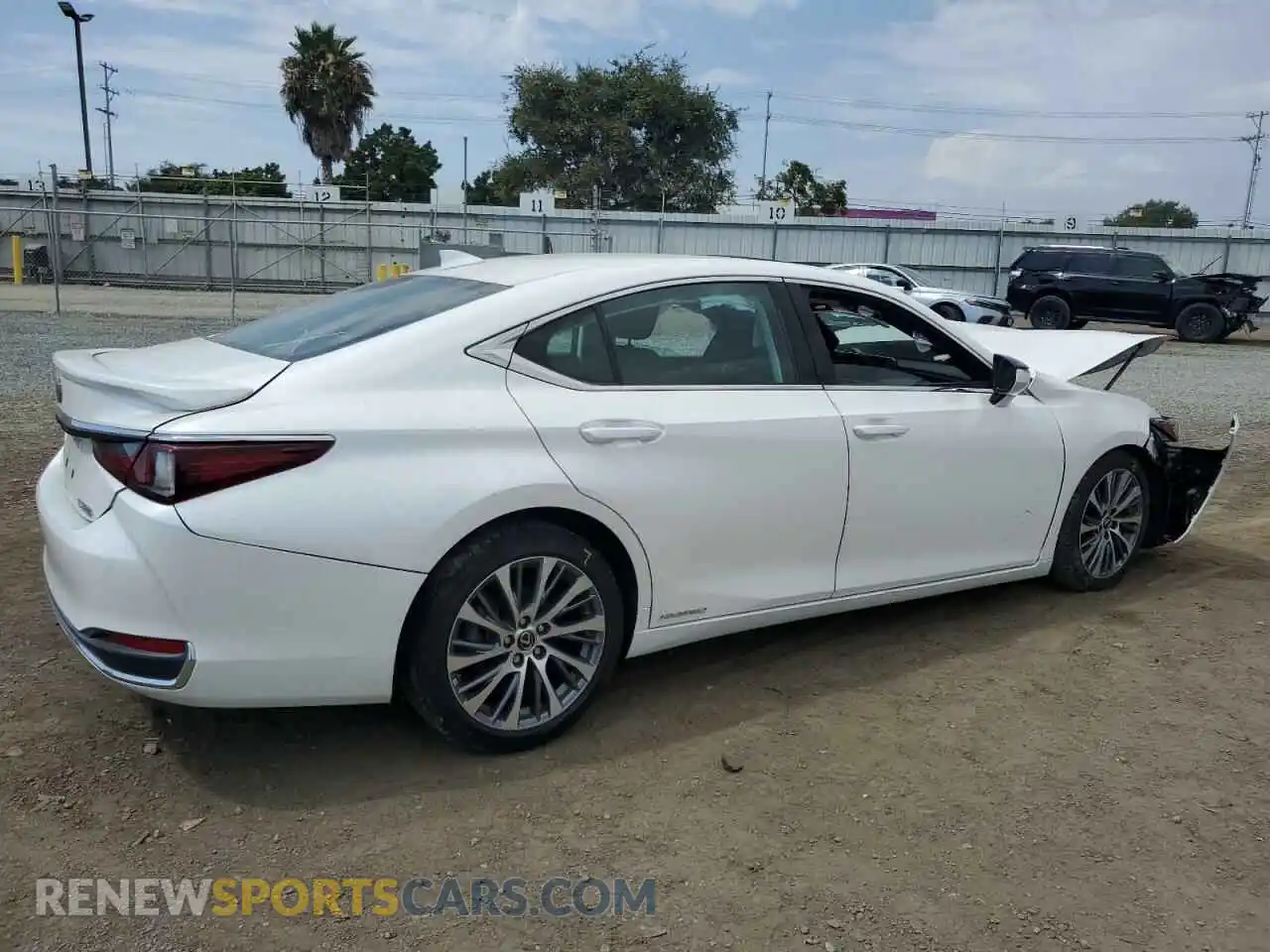 3 Photograph of a damaged car 58ADA1C11MU010208 LEXUS ES300 2021