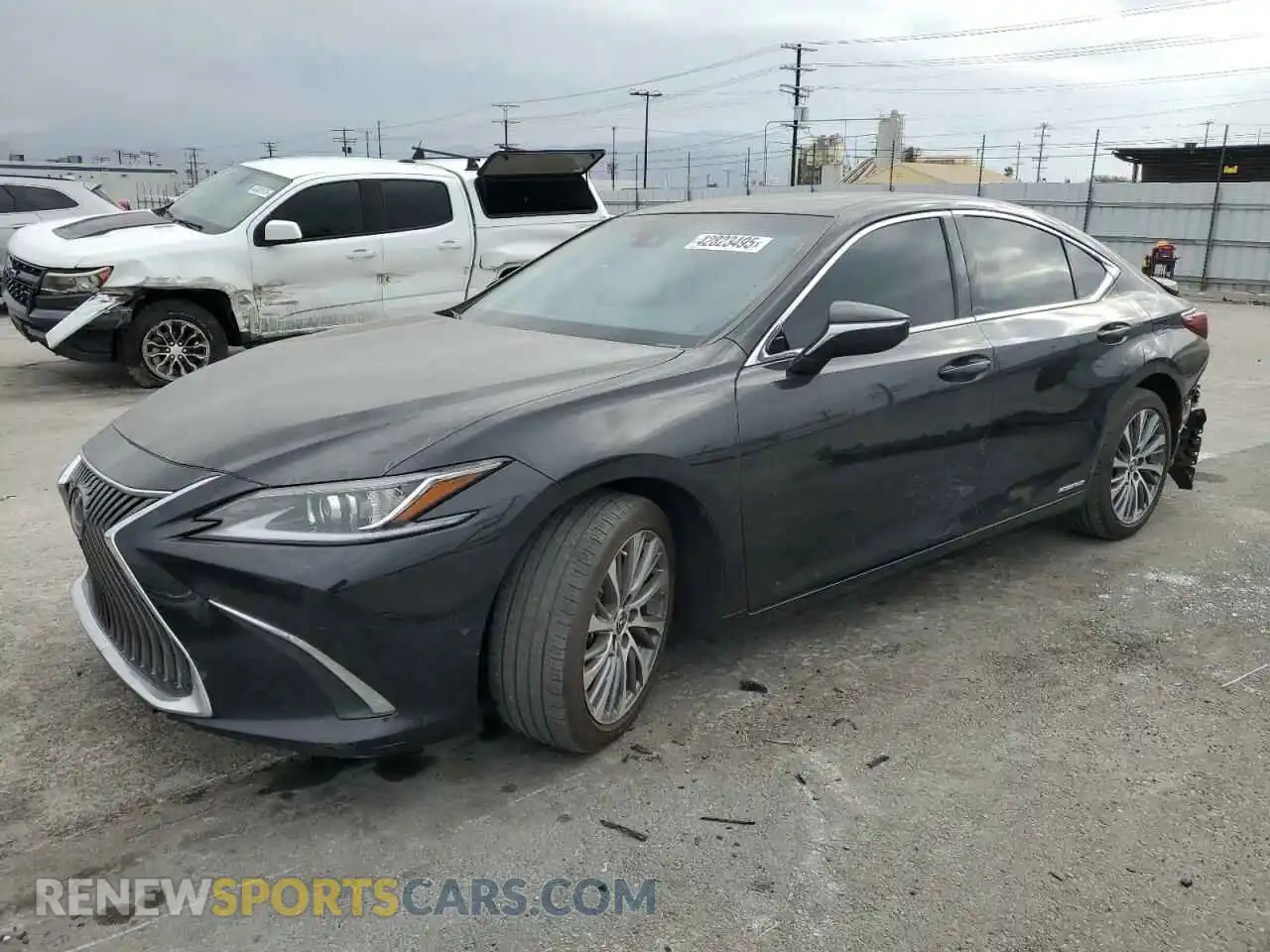 1 Photograph of a damaged car 58ADA1C12MU001405 LEXUS ES300 2021