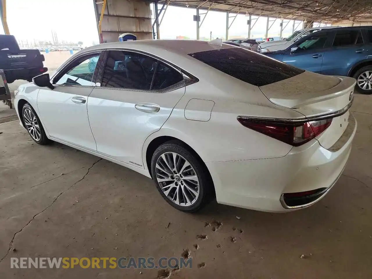 2 Photograph of a damaged car 58ADA1C12MU005759 LEXUS ES300 2021
