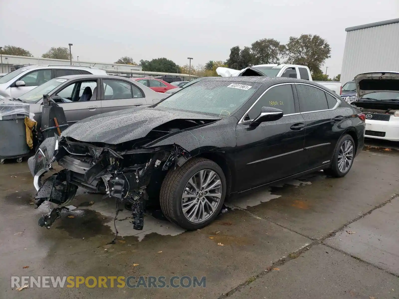 2 fotografías del automóvil dañado 58ADA1C12MU008600 LEXUS ES300 2021