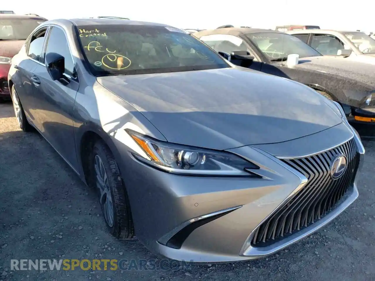 1 Photograph of a damaged car 58ADA1C13MU005494 LEXUS ES300 2021