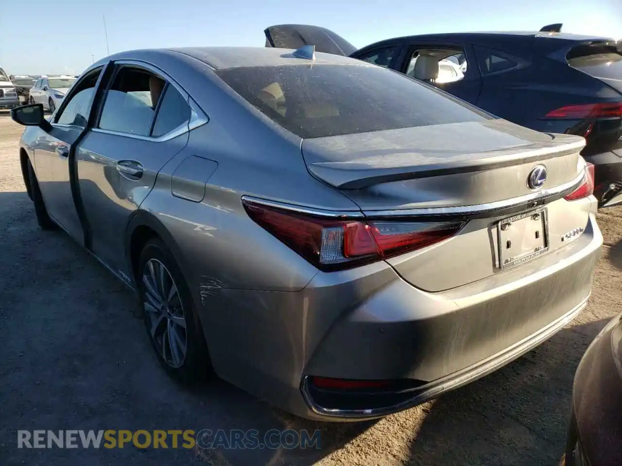 3 Photograph of a damaged car 58ADA1C13MU005494 LEXUS ES300 2021